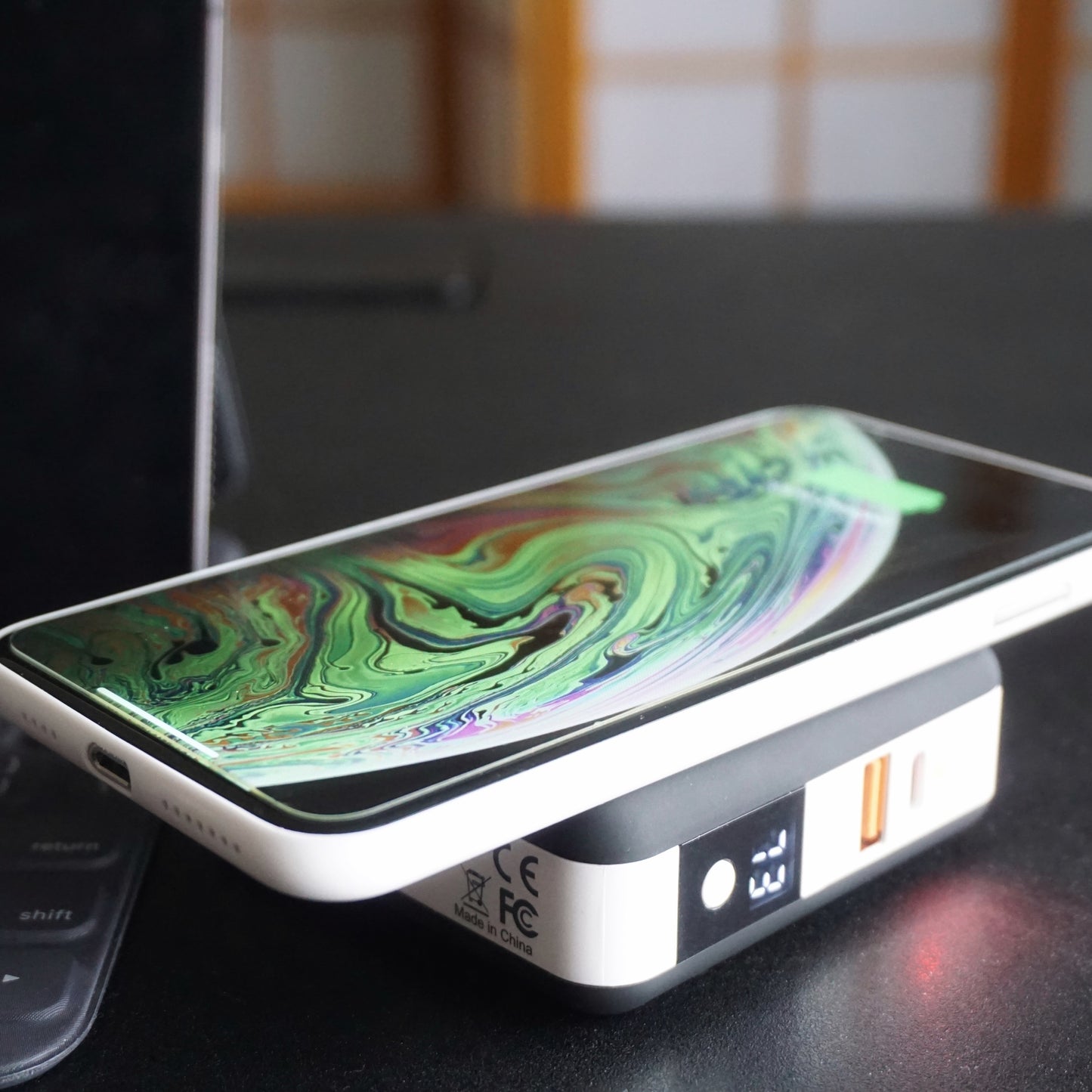 UNIVERSAL : All-In-One Travel Charger