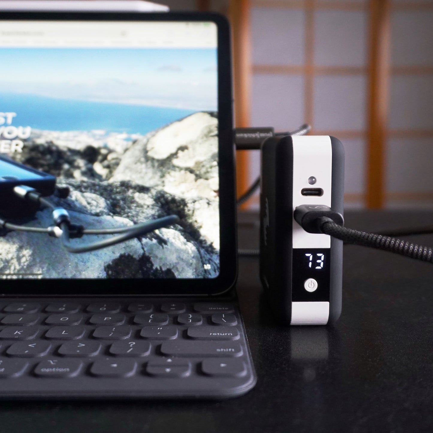 UNIVERSAL : All-In-One Travel Charger